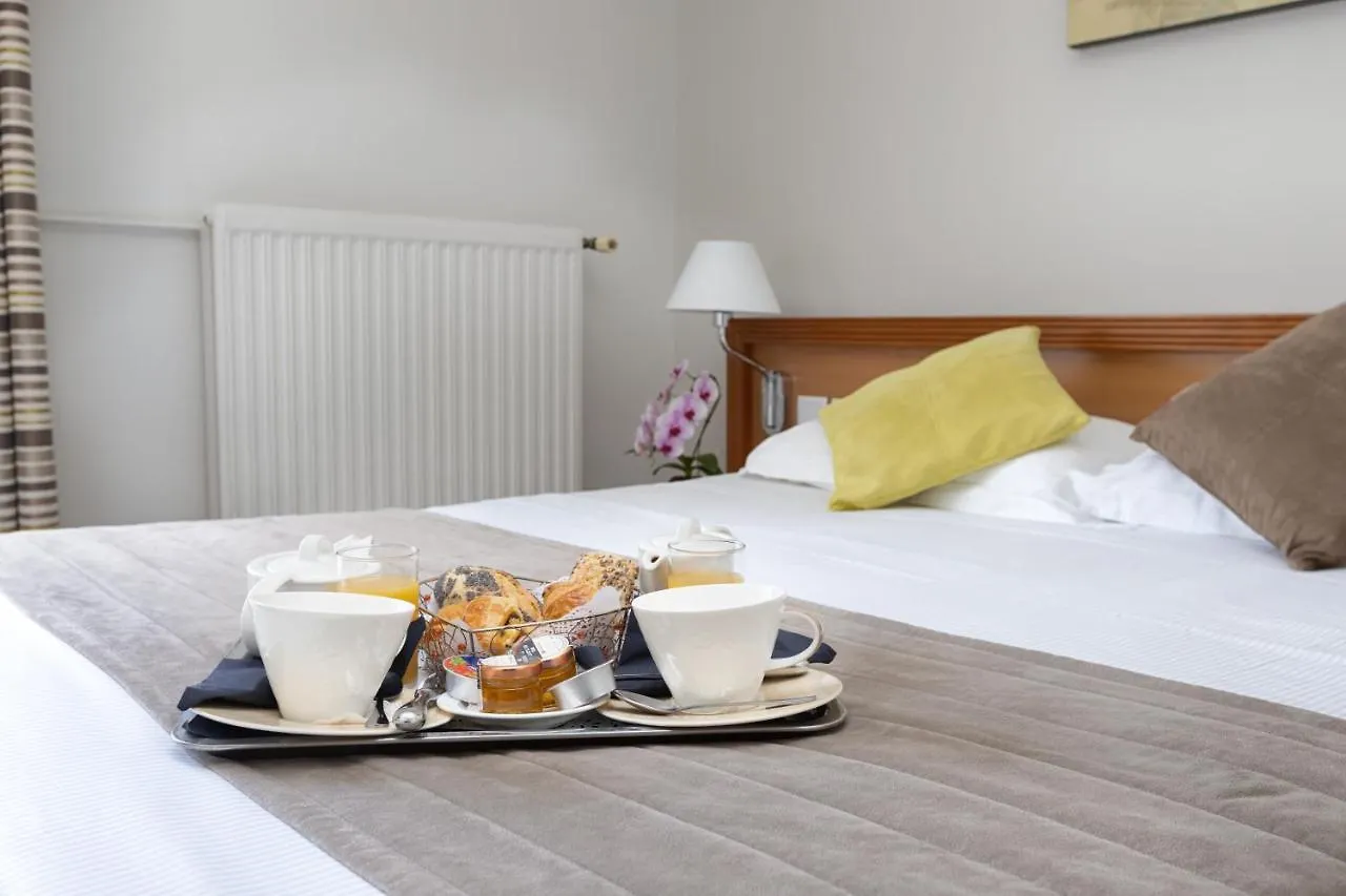 ***  Hotel Le Beaugency Paris France