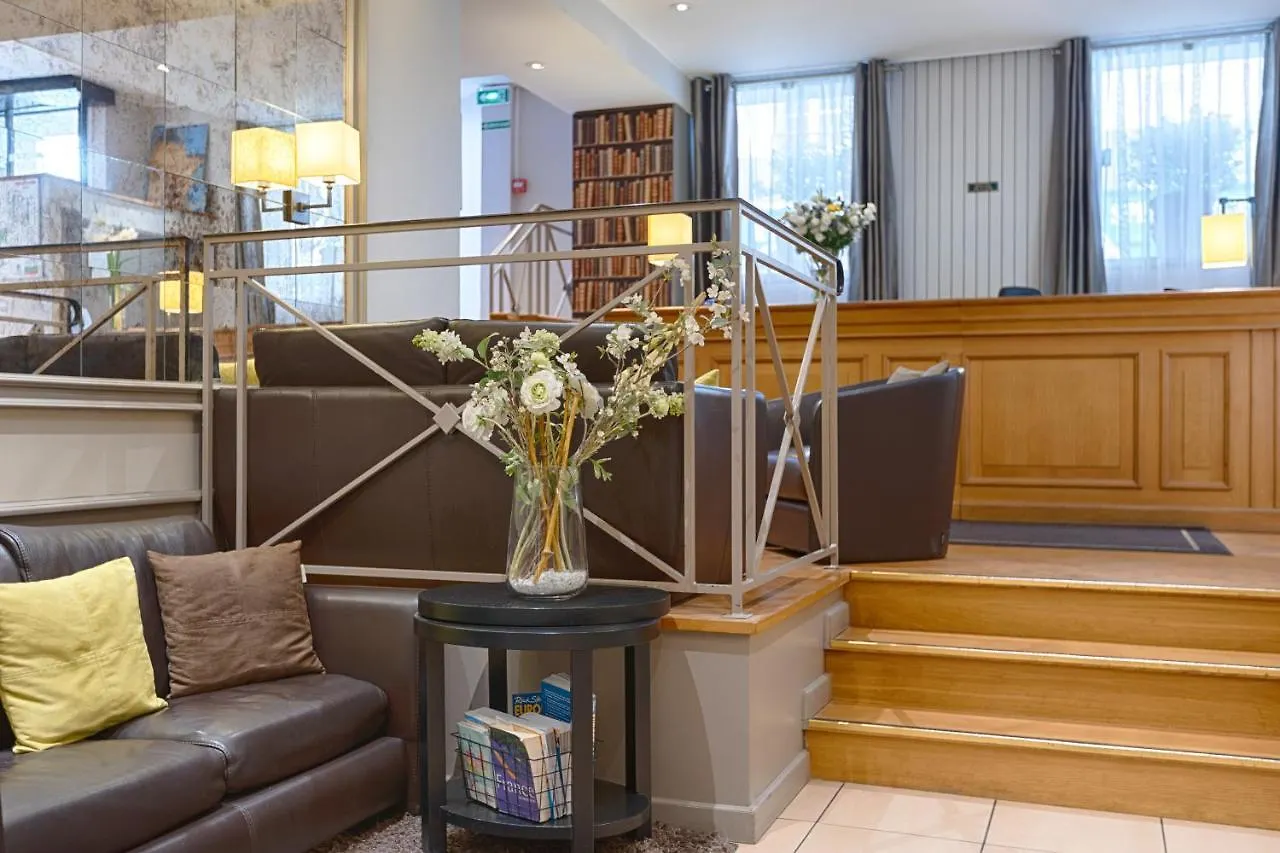 ***  Hotel Le Beaugency Paris France
