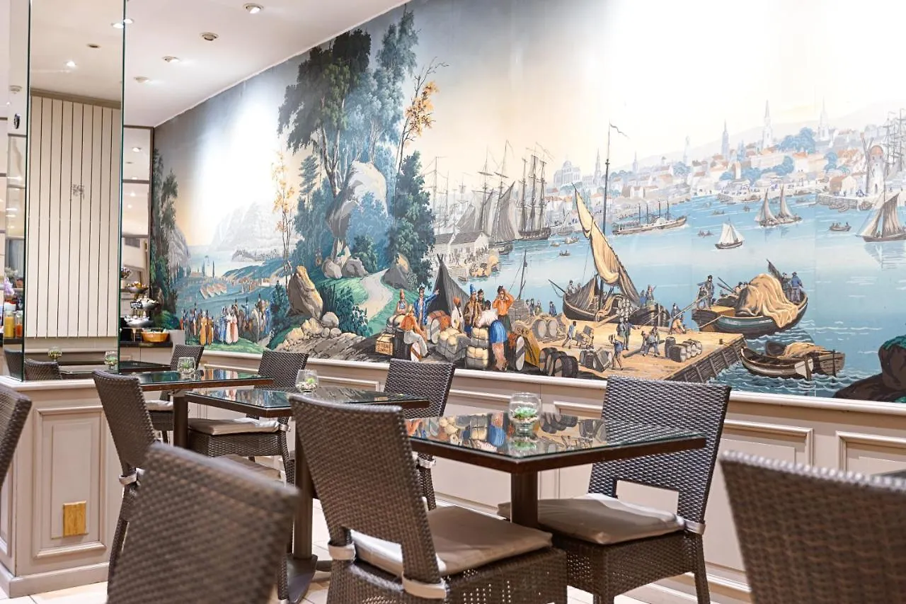 ***  Hotel Le Beaugency Paris France