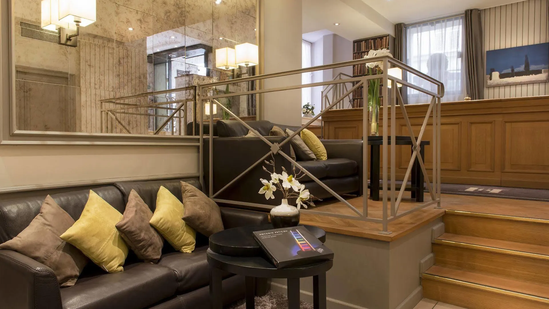 ***  Hotel Le Beaugency Paris France